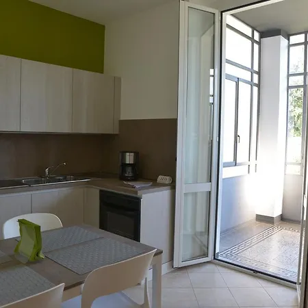 Apartamento Residenza Cece' Lecco Habitación foto